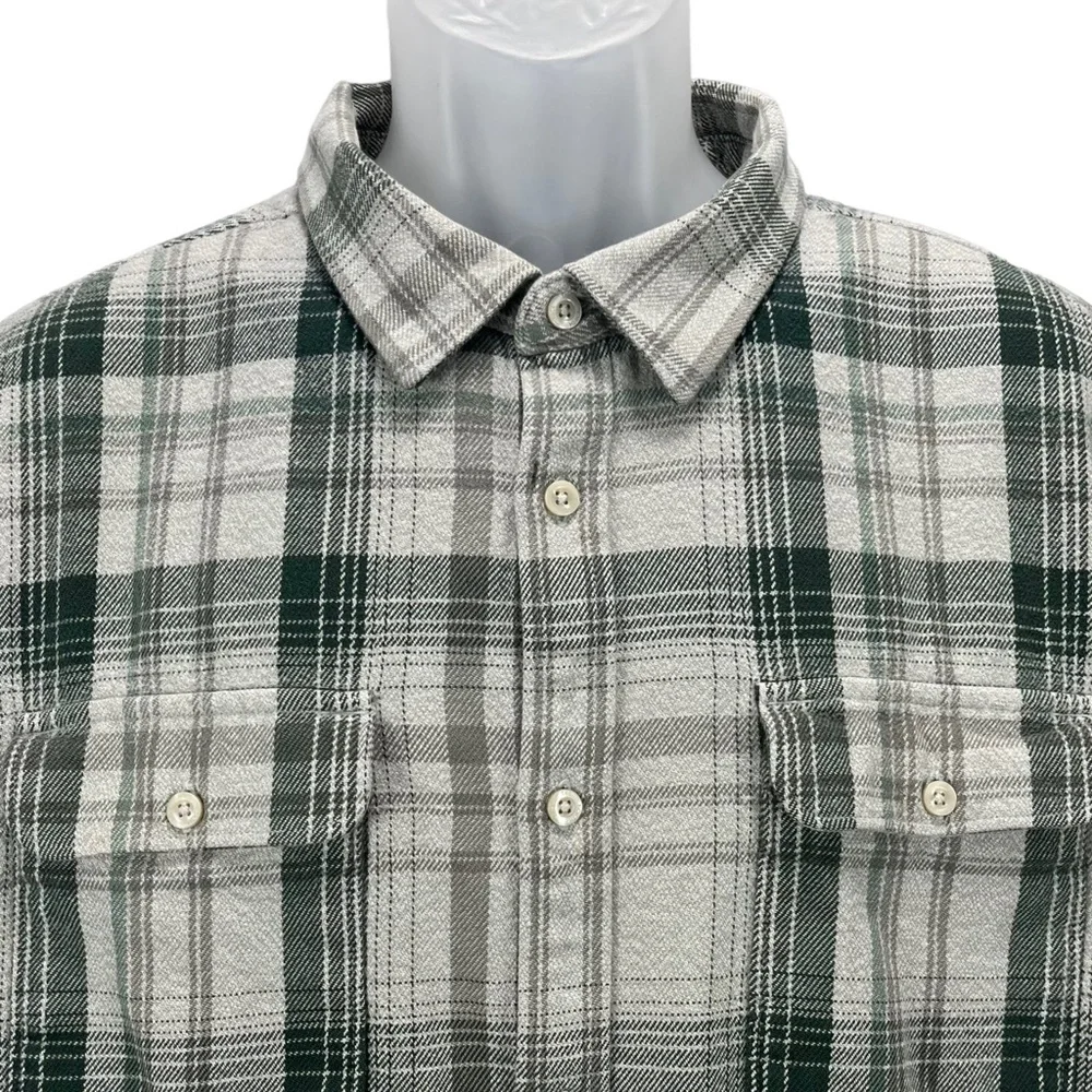 The North‎ Face Men’s XXL Gray & Green Flannel Long Sleeve Button Up Shirt